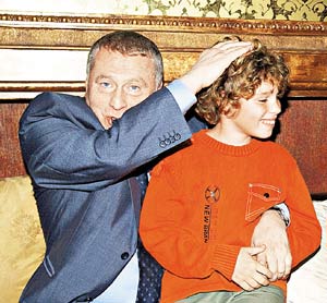 Жириновский заприметил на вечеринке сына Бориса Немцова – и ну гладить его по голове!